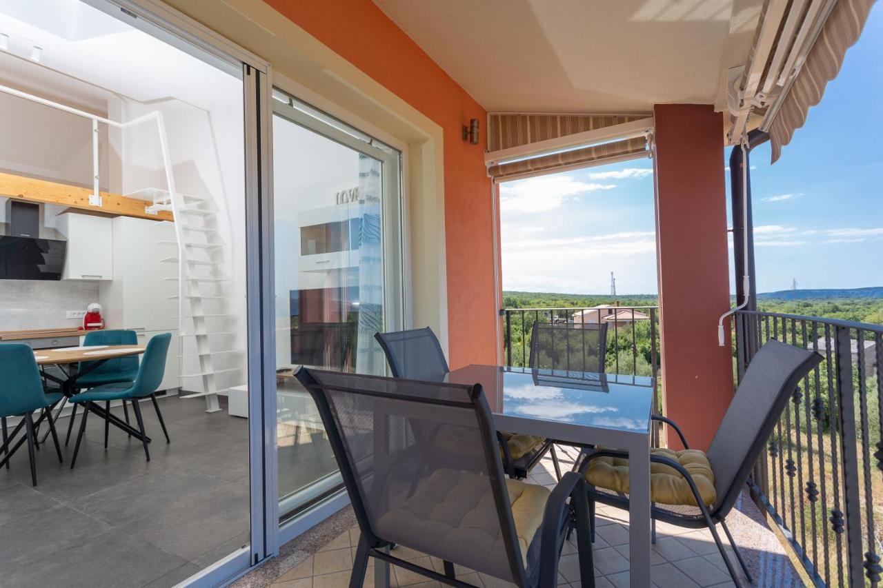 Gallery Apartment In Skrbčići Esterno foto