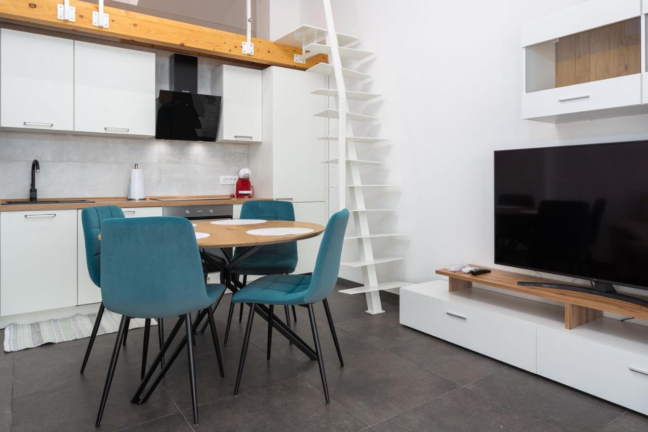 Gallery Apartment In Skrbčići Esterno foto
