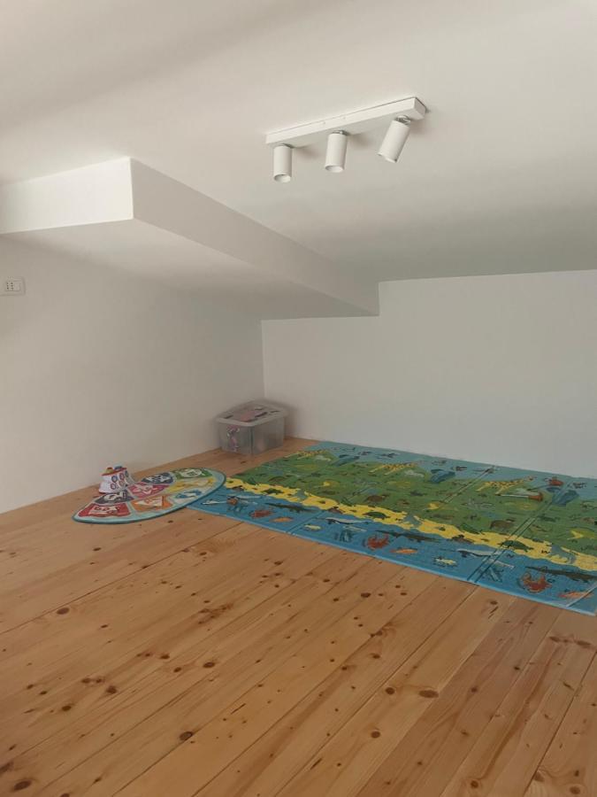 Gallery Apartment In Skrbčići Esterno foto